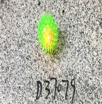 Мяч с шипами свет 6,5см пищит (24шт/уп) в/п Цена за шт C43766/D37079