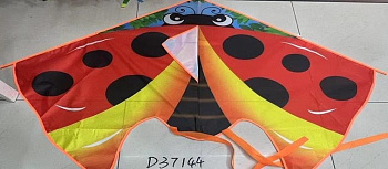 Воздушный змей 78х120см в пакете бож.коровка D37144